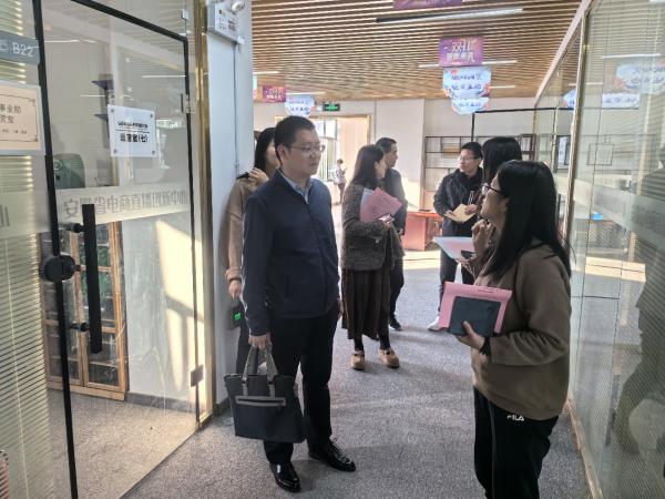 "C:\Users\王潔\Desktop\圖片2600.jpg"